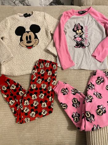 Lot de deux pyjamas 6/7 ans