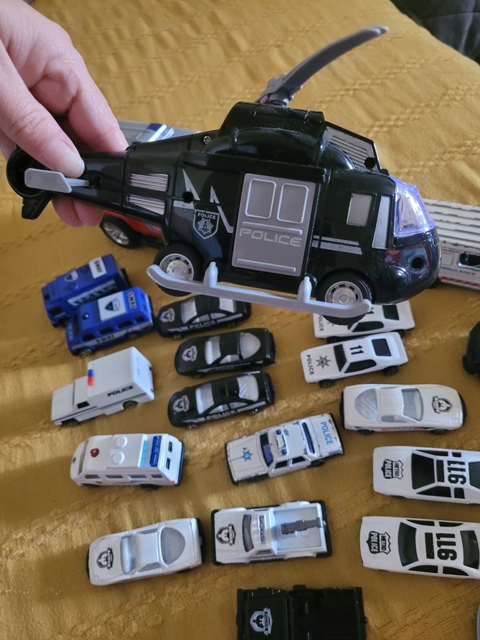 Lot voiture police - photo numéro 3