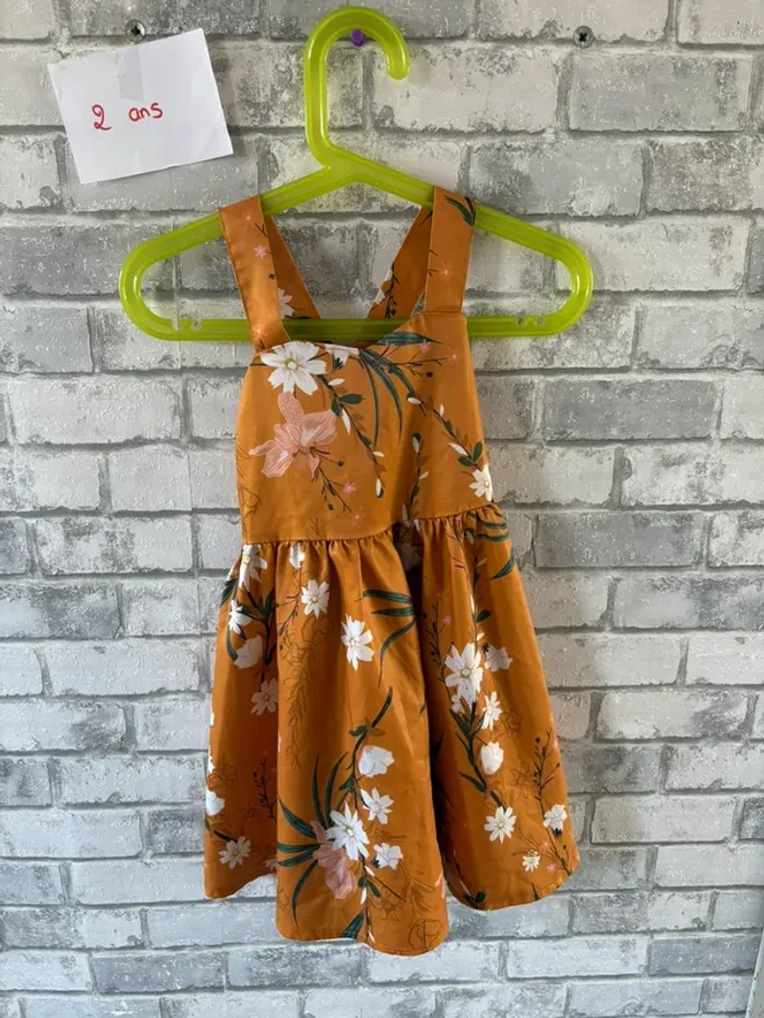 Robe moutarde à fleur
