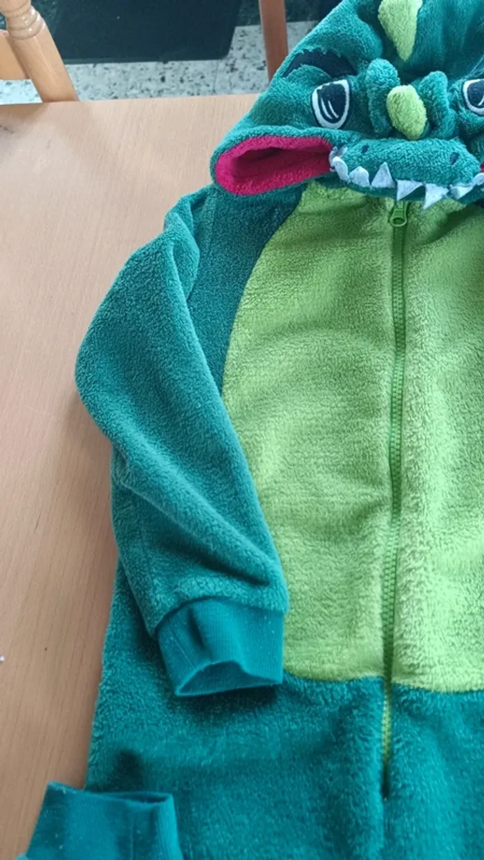 Sur pyjama dinosaures - photo numéro 3