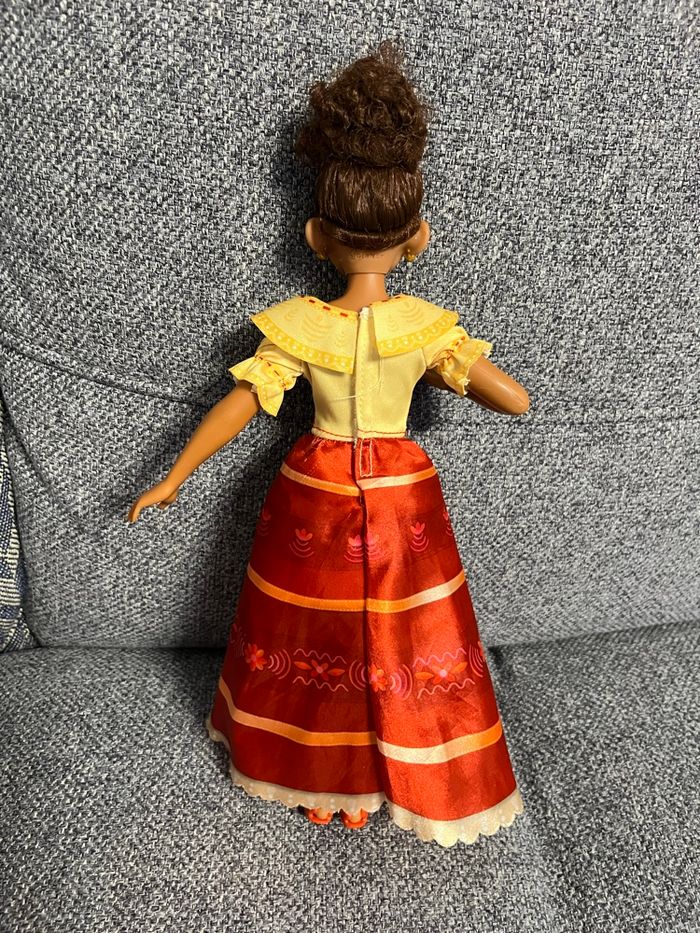 Poupée Encanto - photo numéro 2