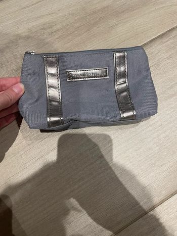 Pochette grise Ines de la fressange