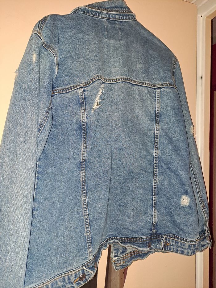 Veste en jean stradivarius taille m - photo numéro 3