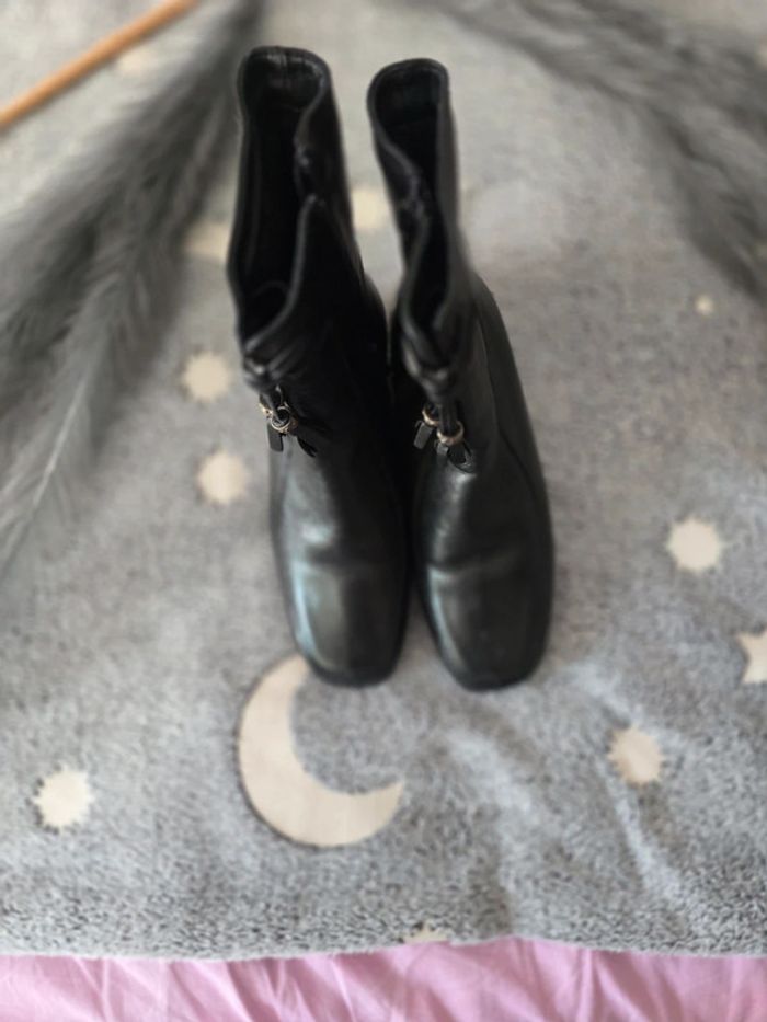 Bottines noires en cuir fourré taille 36 - photo numéro 3