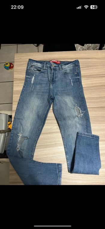 Jean troué Jennyfer