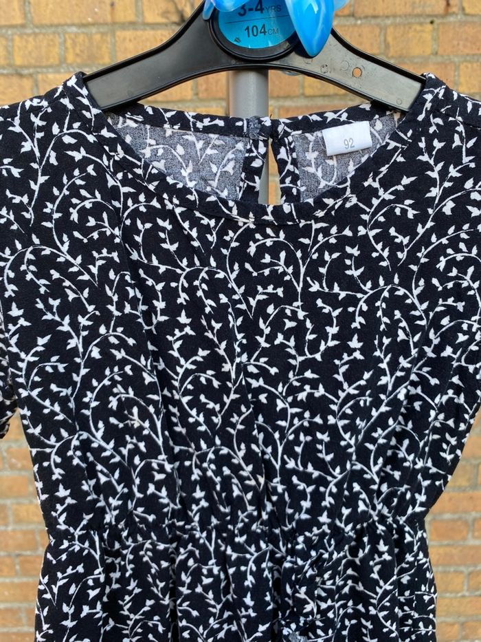 Robe noir avec motifs 2 ans - photo numéro 2