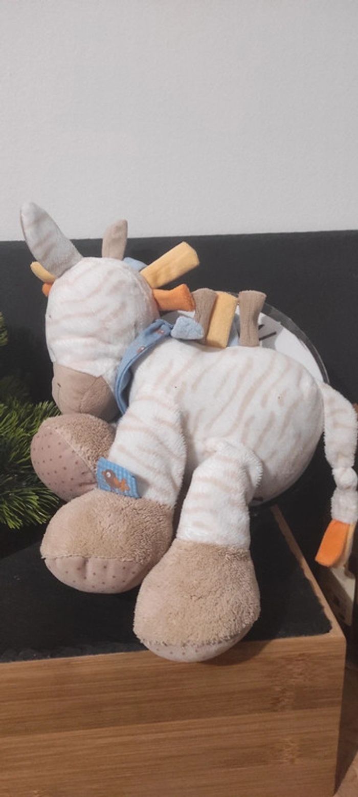 Peluche Arthur zèbre nattou Arthur et Louis bleu beige cheval blanc marron bandana jaune orange - photo numéro 2