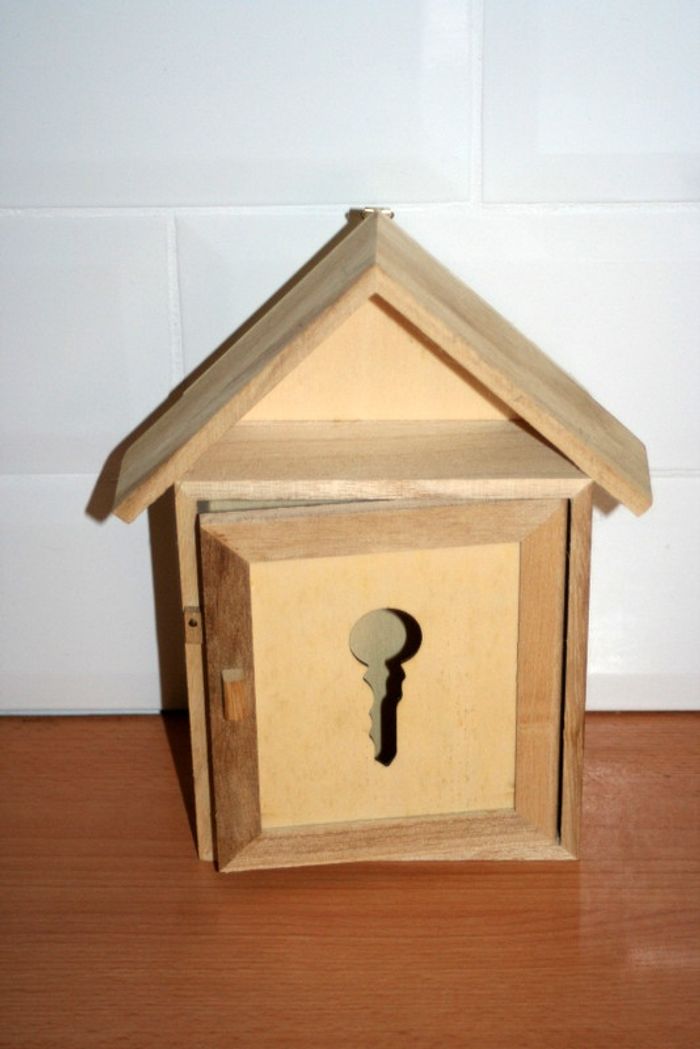 Petite boîte à clés en bois