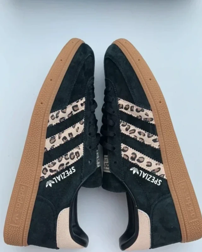 Spéciale Adidas Handball taille 40.5 - photo numéro 2