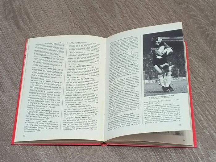 Vintage 40 ans Le livre d'or du football 1983 Charles bietry - photo numéro 3