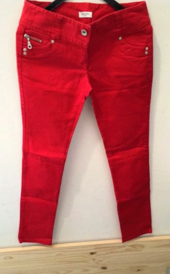 Jean rouge slim parfait état comme neuf - Dressing trié par tailles