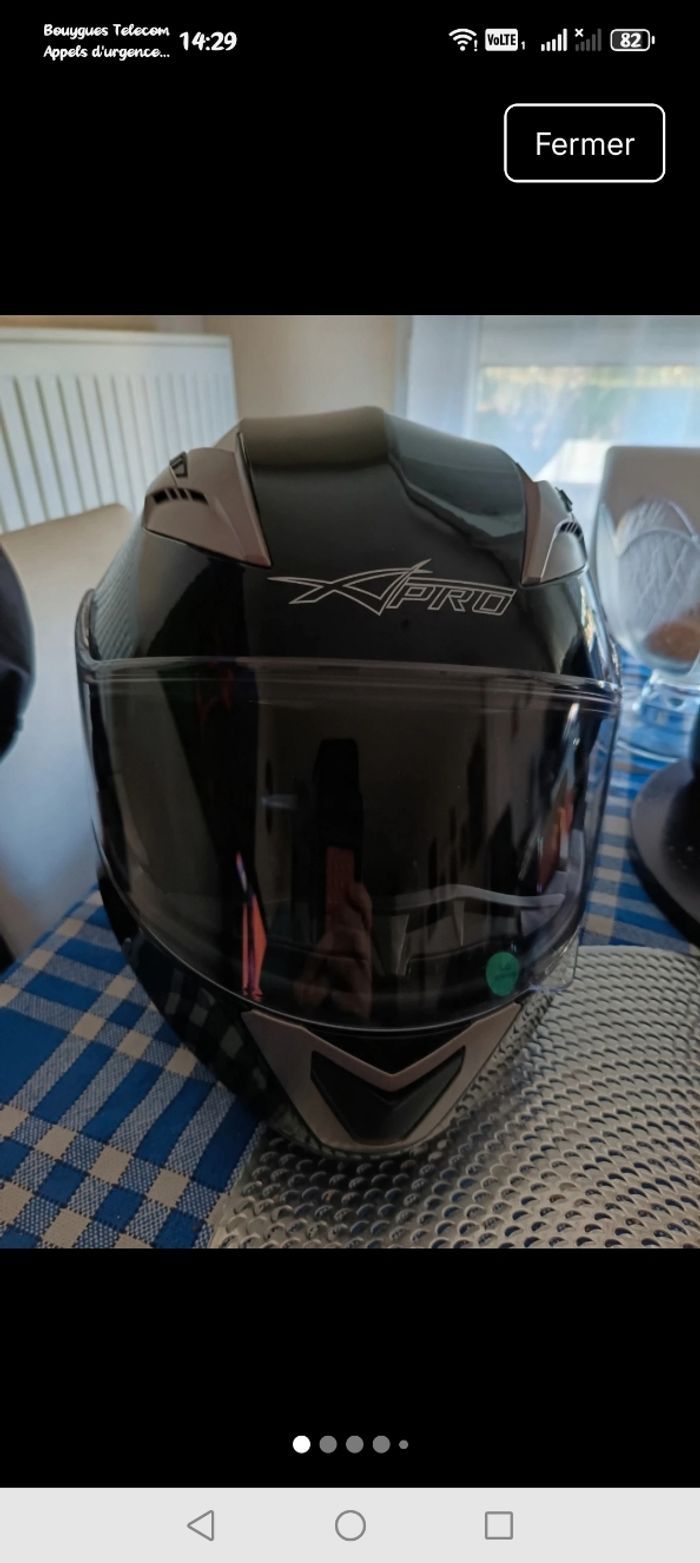 Casque moto - photo numéro 1