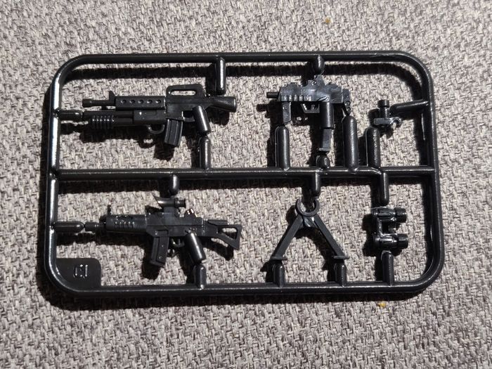 Lot 8 plaques d'armes pour figurine - Compatible Lego - photo numéro 7