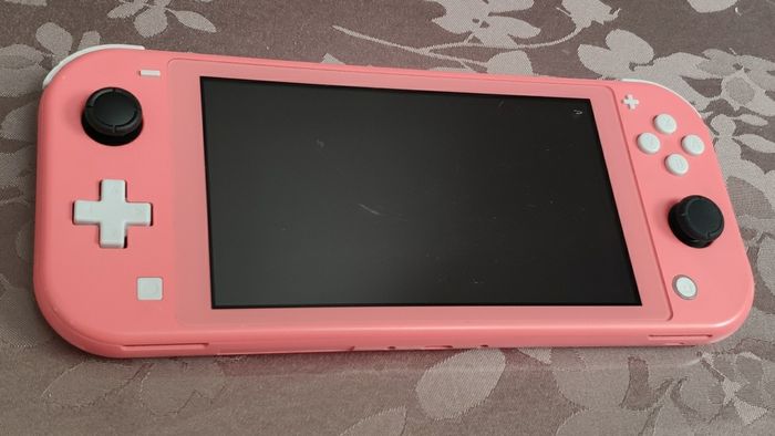 Nintendo Switch lite rose corail - photo numéro 2
