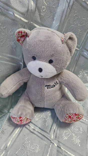 Ourson  Musti fleurs roses