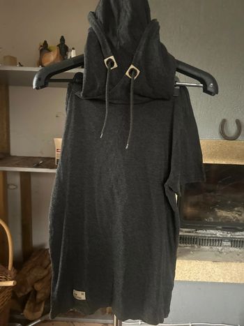 Teeshirt homme à capuche gris FSBN