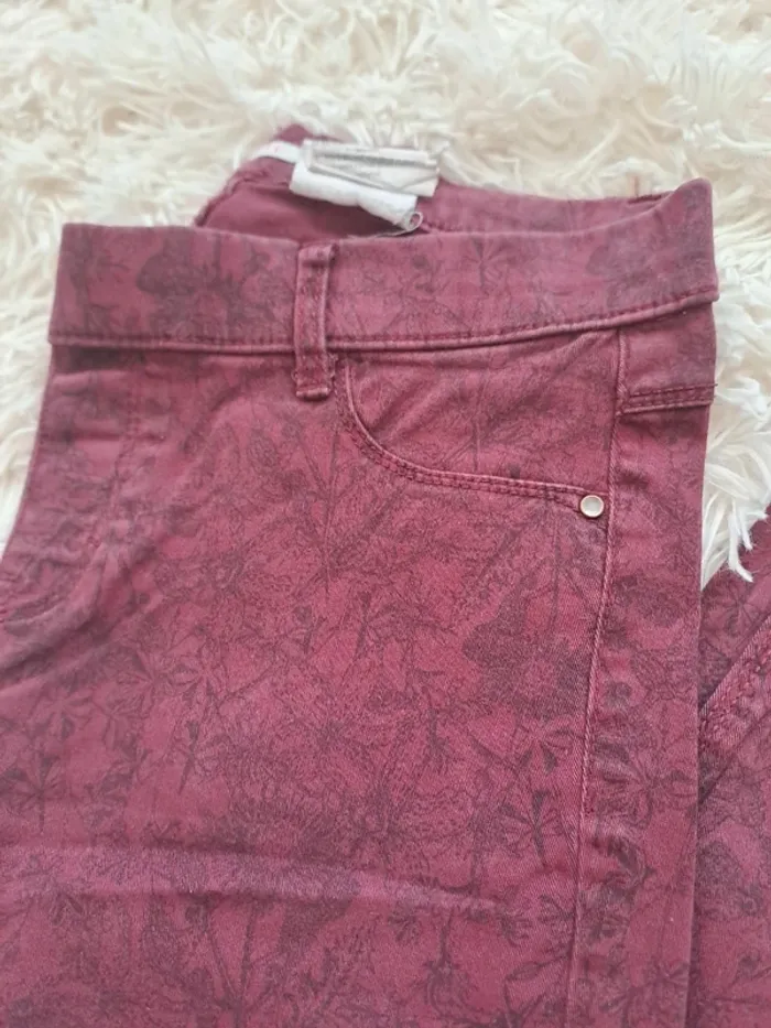 Jegging Camaïeu T38 - Motifs Discrets Style Goth/Rock - Bordeaux - photo numéro 2