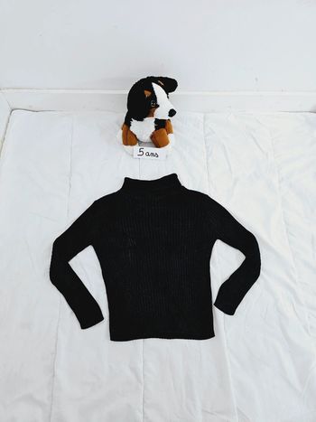 Pull col roulé noir petite fille 4 ans