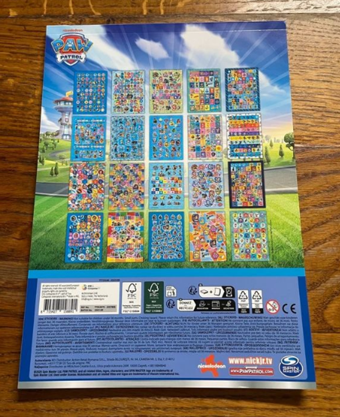 Livre 1000 stickers pat patrouille A4 20 feuilles neuf - photo numéro 2