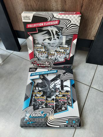 Carte Pokémon coffret classeur flamme blanche foudre noire écarlate et violet Noir et blanc neuf scellé fr