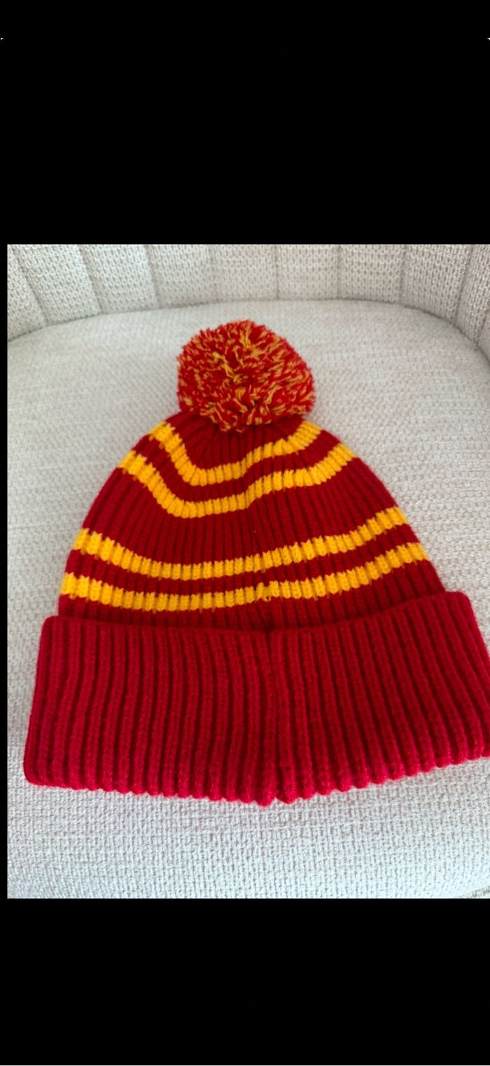 Bonnet avec pompom Harry Potter griffondor rouge neuf - photo numéro 3