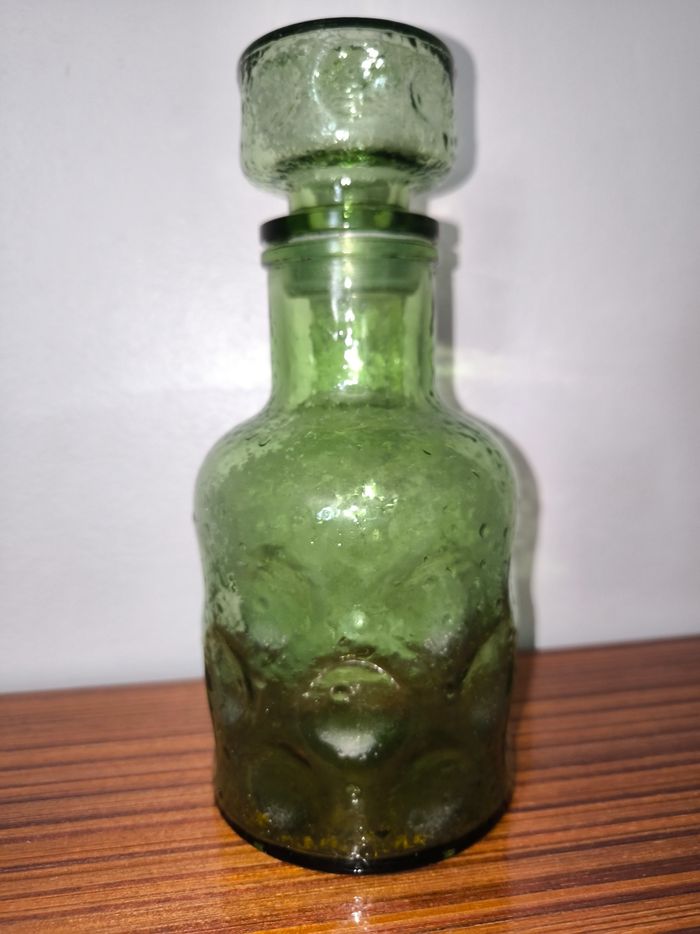 Carafe en verre avec reliefs des années 70 vintage - photo numéro 4