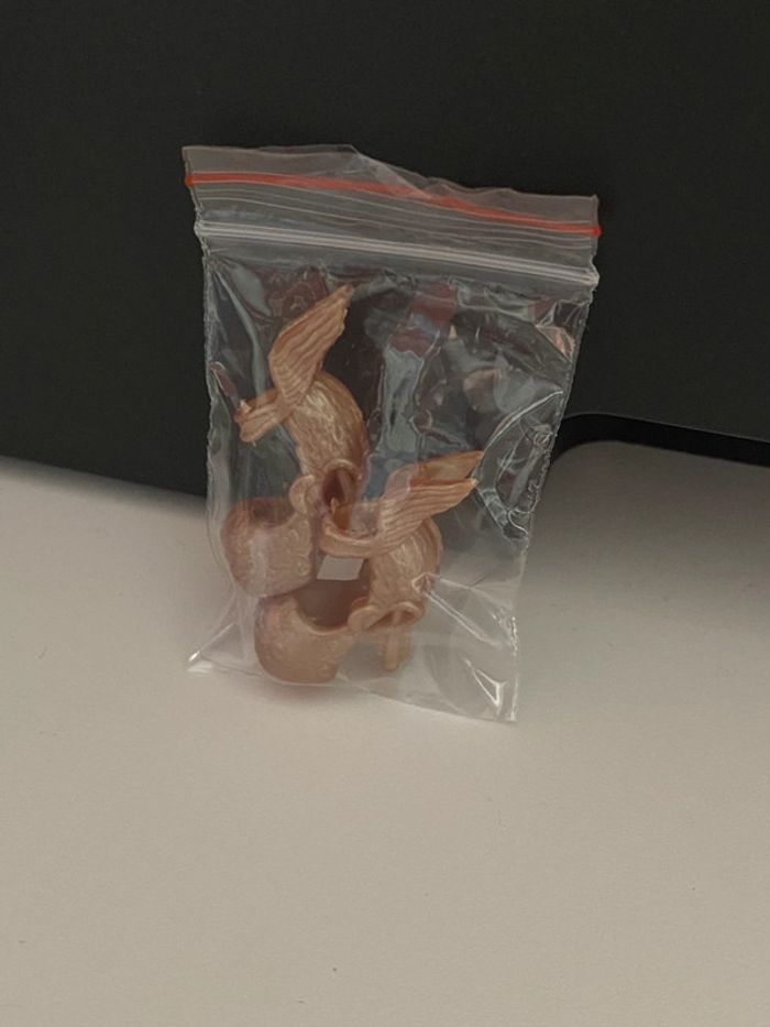 Chaussures à talons avec cœur pour poupée Barbie