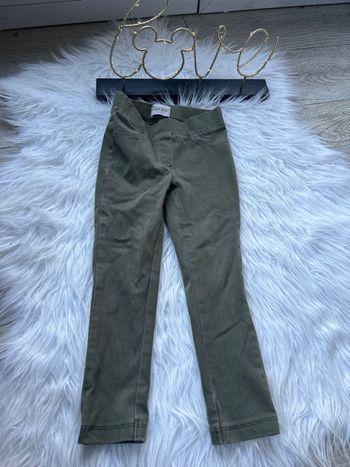 Très beau legging vert kaki 🥰 cherokee taille 2-4 ans