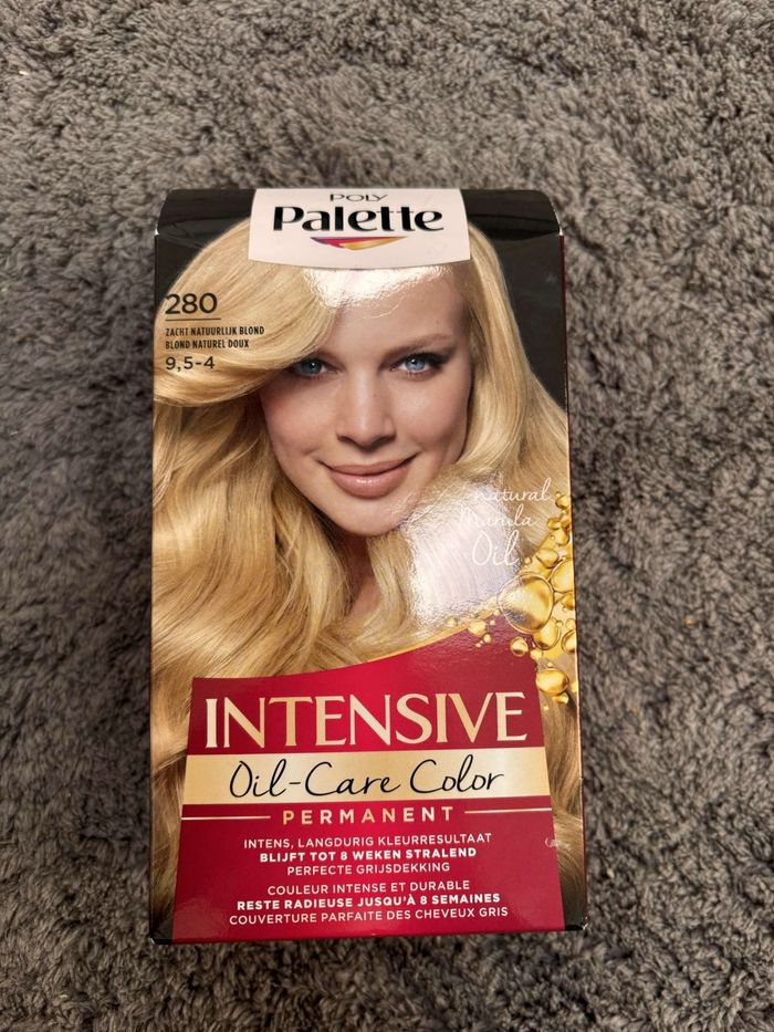 Coloration palette blond naturel doux