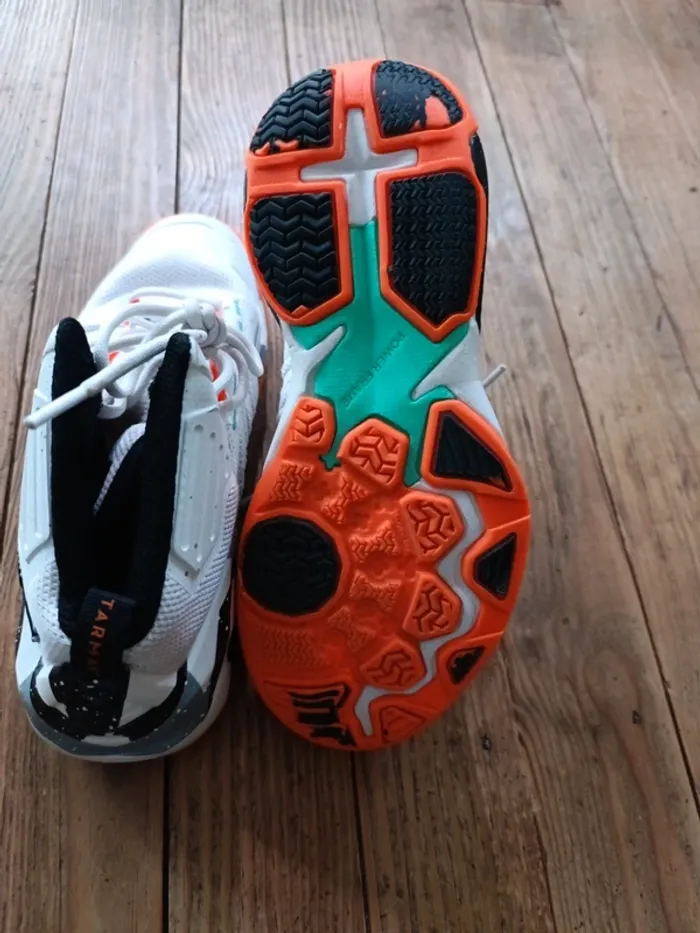 Chaussure basketball 🏀 Tarmak Decathlon - 39 - photo numéro 3