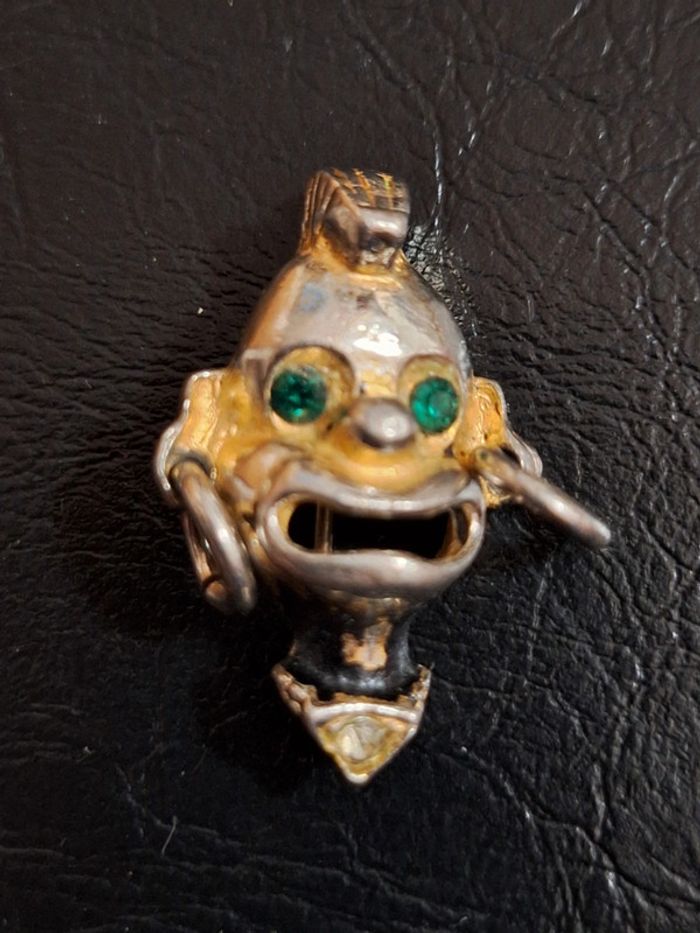 🌟 Broche originale en métal bicolore 🌟