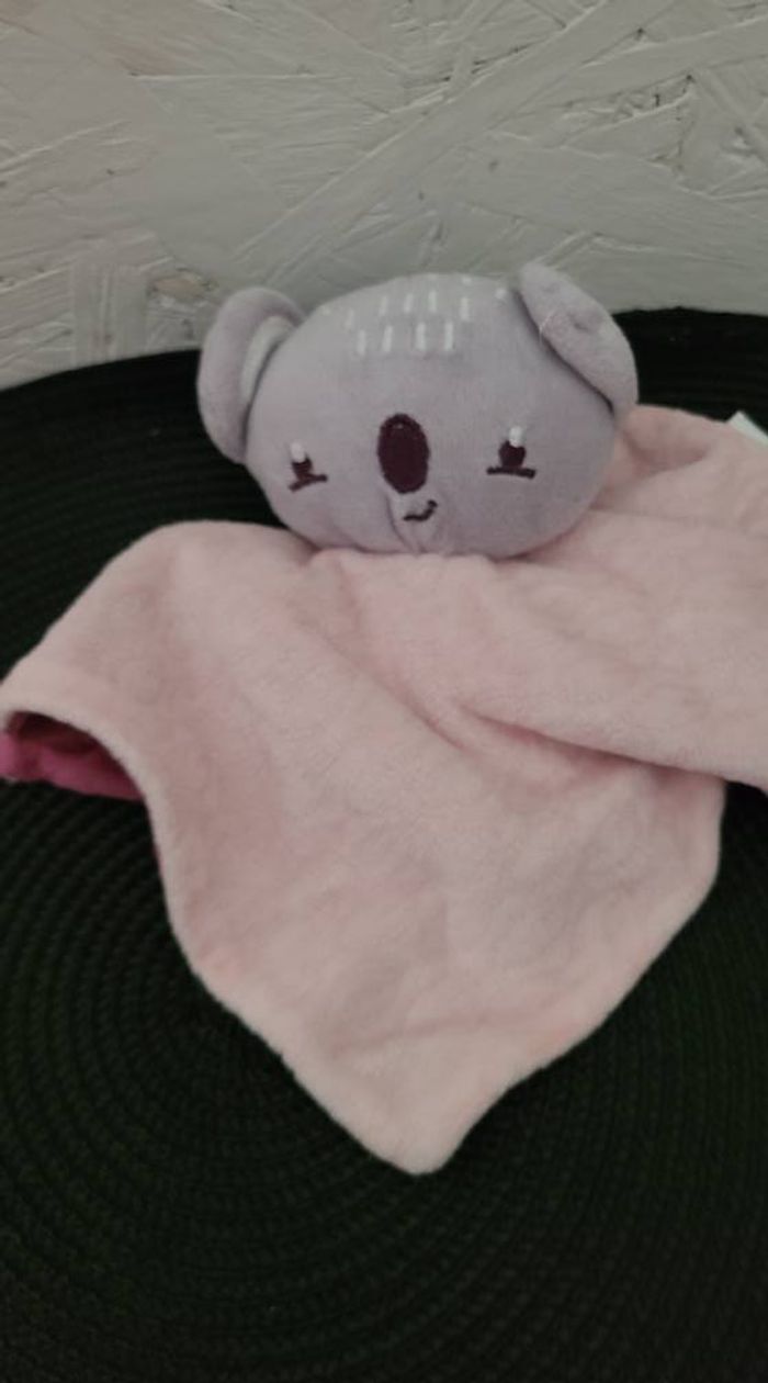 Doudou plat Koala SIPLEC rose et violet
