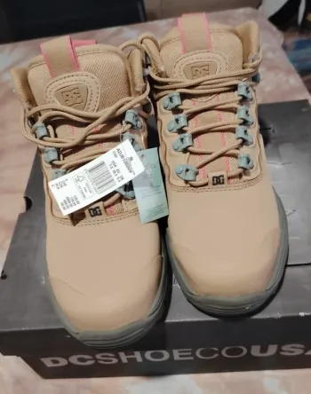 Boots D_C Navigator