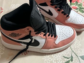 Basket air Jordan rose