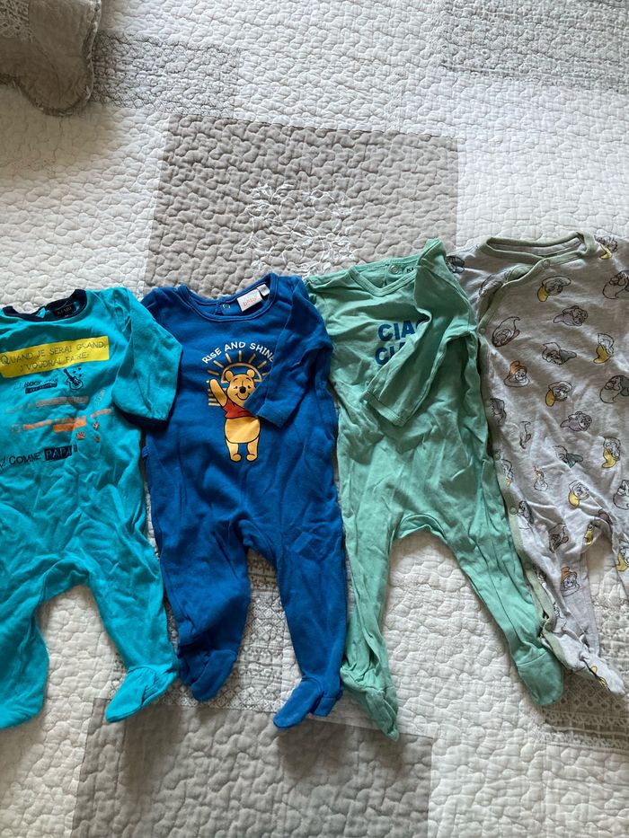 Lot 4 pyjamas T3mois