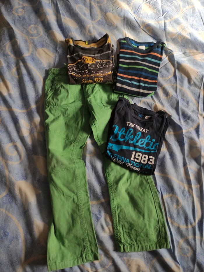 Lot 4 vêtements 5/6 ans