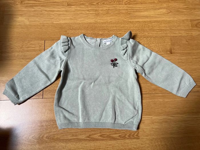 Lot de 3 pulls + 1 gilet 18 mois - photo numéro 9