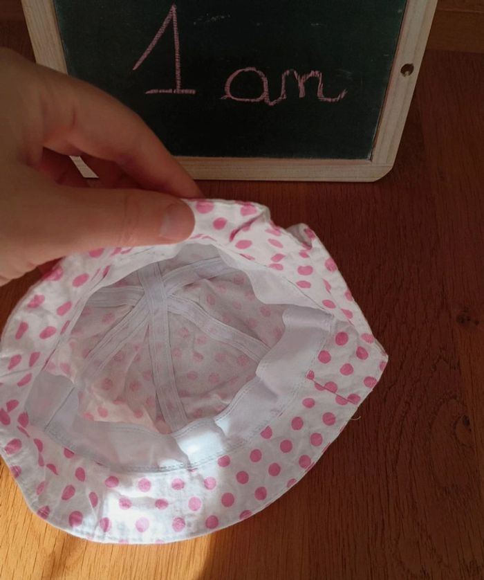 Chapeau taille 9-12 mois en très bon état - photo numéro 2