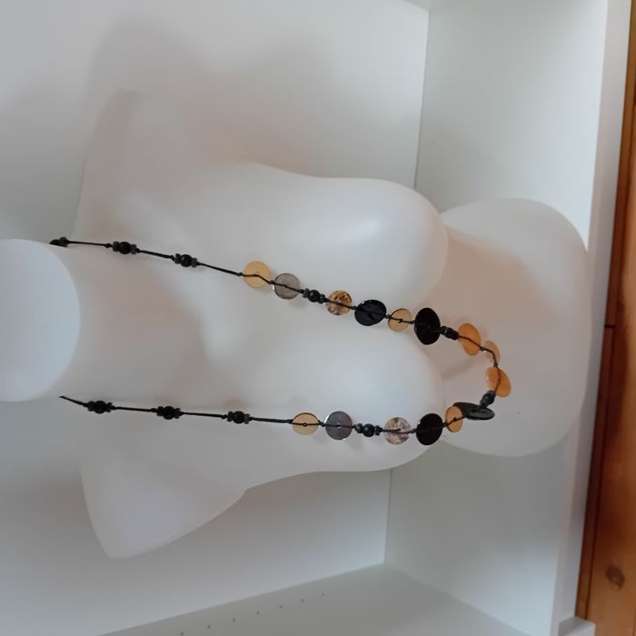 grand collier bouton nacre métal et perles bois 