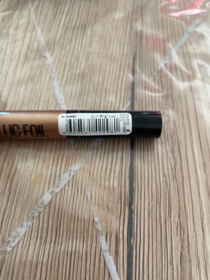 Rouge à lèvres liquide doré n° 184 - photo numéro 2