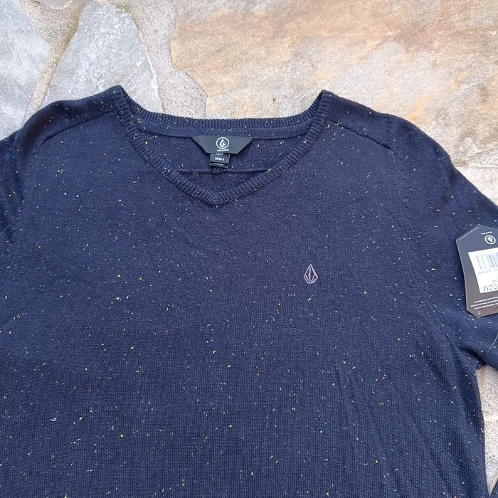 Pull légèrement col V Volcom Neuf taille S Bleu marine tacheté logo brodé Gris - photo numéro 2