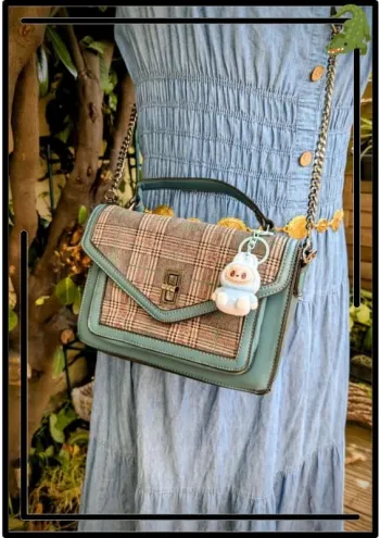 Sac bandoulière à motif tartan et simili cuir bleu canard