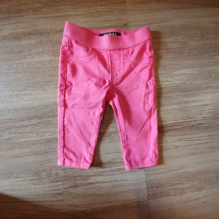 Pantalon guess neuf 3/6mois - photo numéro 2