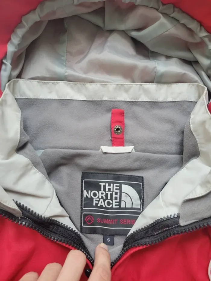 Veste imperméable coupe vent the north face rouge bandes blanches S - photo numéro 5