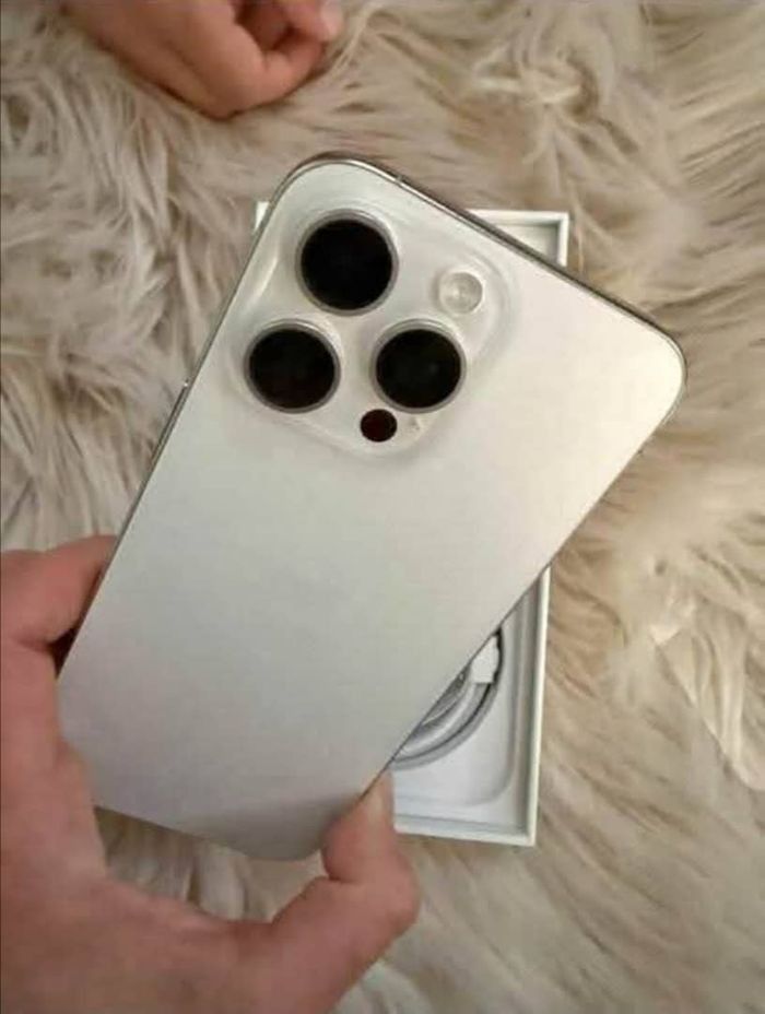iPhone quinze pro - photo numéro 3