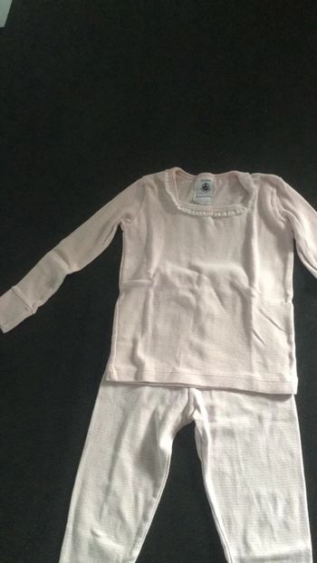 Jolie pyjama petit bateau