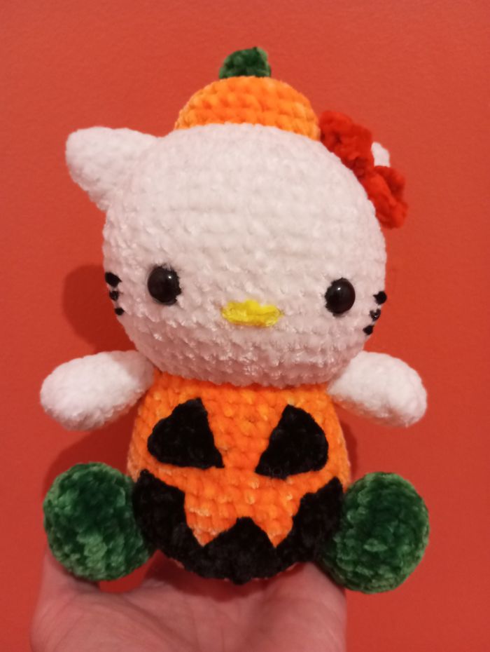 Halloween : Hello Kitty citrouille au crochet