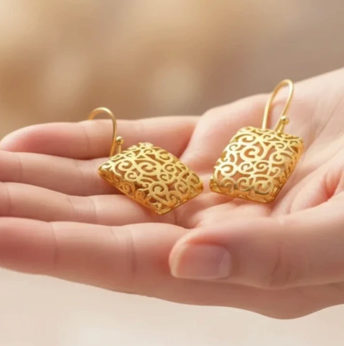 Créoles 30 mm carrées plaquées or 14 carats