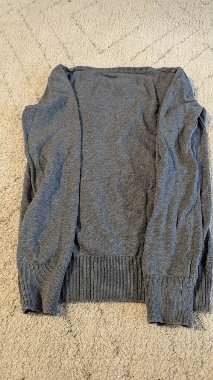 Pull gris Cache cache