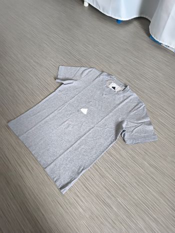 Tee-shirt gris Adidas S 